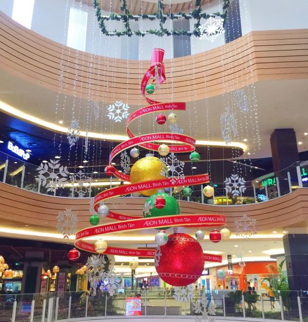 AEON Mall Bình Tân đẹp rực rỡ dịp giáng sinh