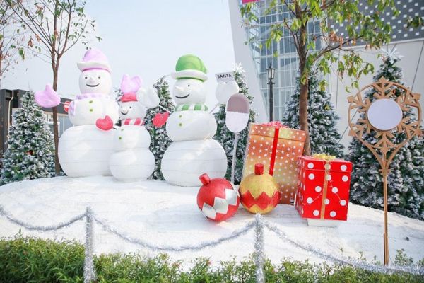 Aeon Mall Bình Tân trang trí Noel phong cách
